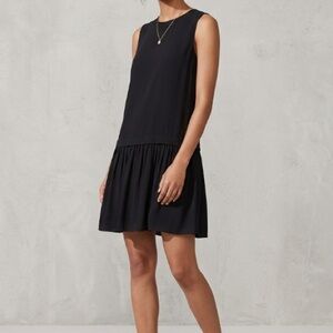 Uniqlo Sleeveless Drop Waist Dress Size Large Black Ruffle Classic Casual